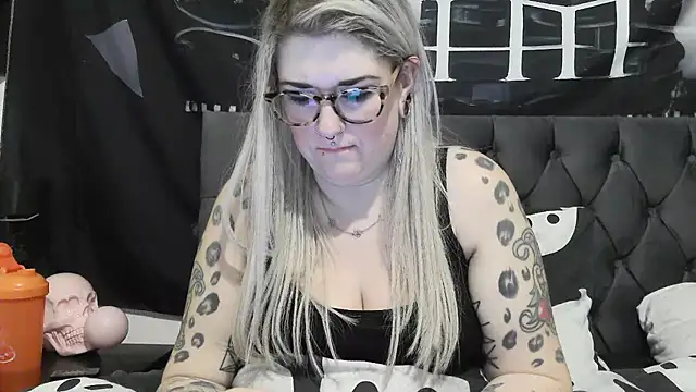 Sizzling Indie36 online show from 12.15.25