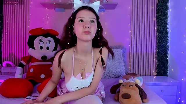 Snapshot of Sophie_joyy chatting on 12.14.25 Sophie joyy online show from 12.14.25