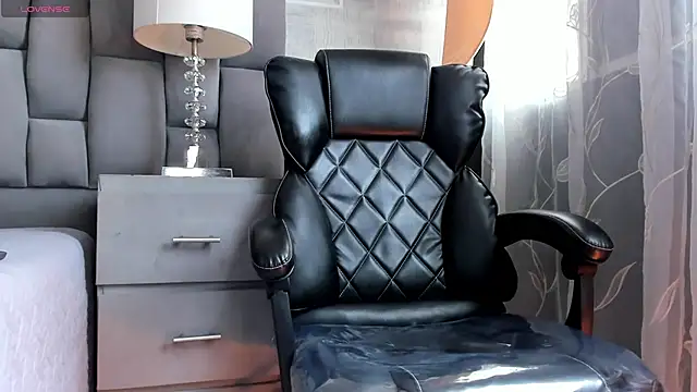 AliceStevens  online show from 11.05.25