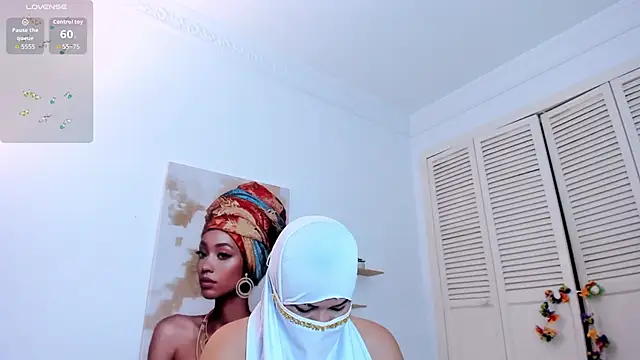 Snapshot of Layla_arabelle chatting on 11.08.25 Layla arabelle online show from 11.08.25