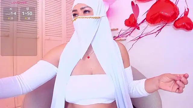 Snapshot of Layla_arabelle chatting on 02.14.26 Layla arabelle online show from 02.14.26