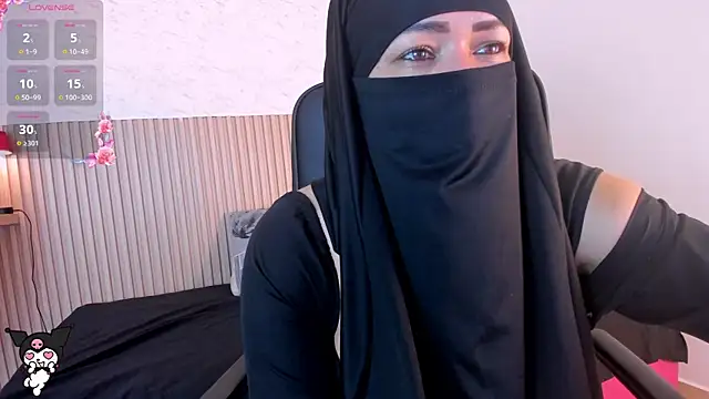 Layla arabelle online show from 05.03.26