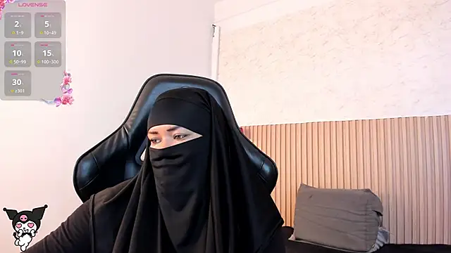 Snapshot of Layla_arabelle chatting on 06.11.26 Layla arabelle online show from 06.11.26