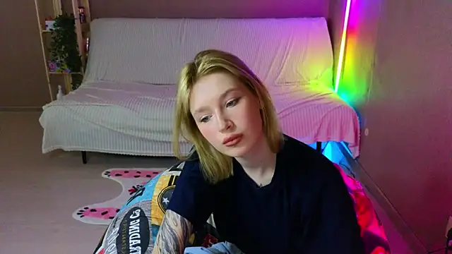 Snapshot of Tara_Lawson chatting on 05.17.26 Tara Lawson online show from 05.17.26