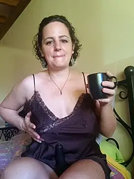 Snapshot of emiliemilf chatting on 06.18.26 emiliemilf online show from 06.18.26