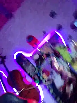 Snapshot of Sukychan_ chatting on 11.12.25 Sukychan online show from 11.12.25