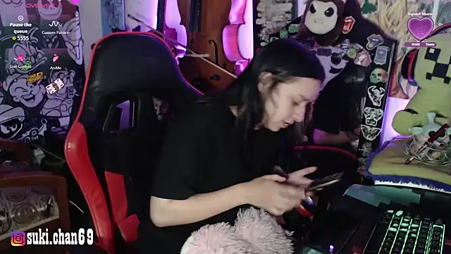 Snapshot of Sukychan_ chatting on 11.16.25 Sukychan online show from 11.16.25