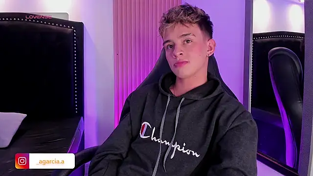 LiamWildx20 online show from 04.26.26