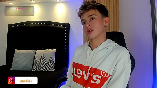 LiamWildx20 online show from 04.30.26
