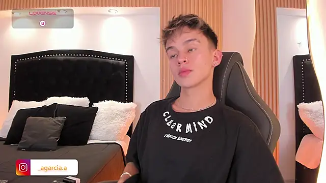 LiamWildx20 online show from 06.14.26