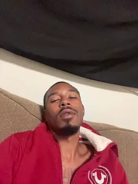 Snapshot of 9blk chatting on 11.11.25 9blk online show from 11.11.25