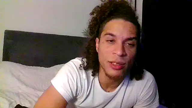 Snapshot of shurthingx chatting on 05.18.26 shurthingx online show from 05.18.26