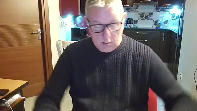 Snapshot of JamesBauer chatting on 02.02.26 JamesBauer online show from 02.02.26