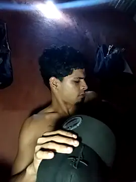 Snapshot of 317894 chatting on 11.13.25 317894 online show from 11.13.25