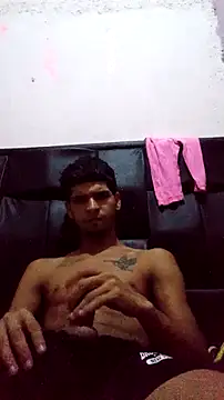 Snapshot of 317894 chatting on 11.13.25 317894 online show from 11.13.25