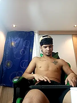 Snapshot of 317894 chatting on 02.14.26 317894 online show from 02.14.26