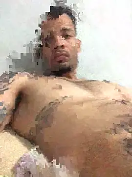 Snapshot of HenriquePhn chatting on 02.02.26 HenriquePhn online show from 02.02.26