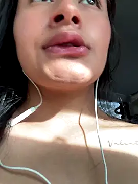 Snapshot of andrea_gomes_ chatting on 10.04.25 andrea gomes online show from 10.04.25