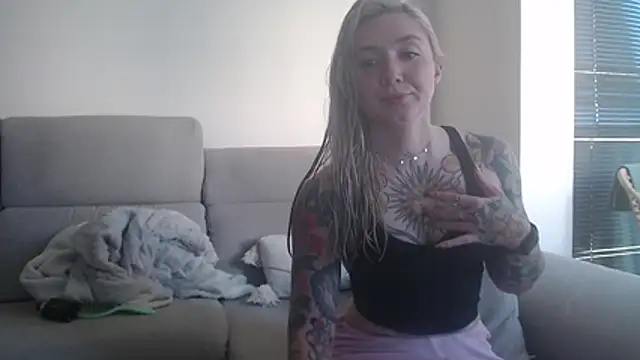 tattoobbgirl online show from 11.04.25