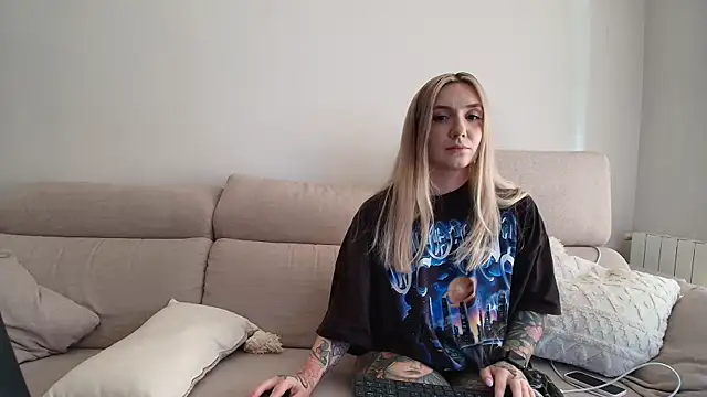tattoobbgirl online show from 08.04.26