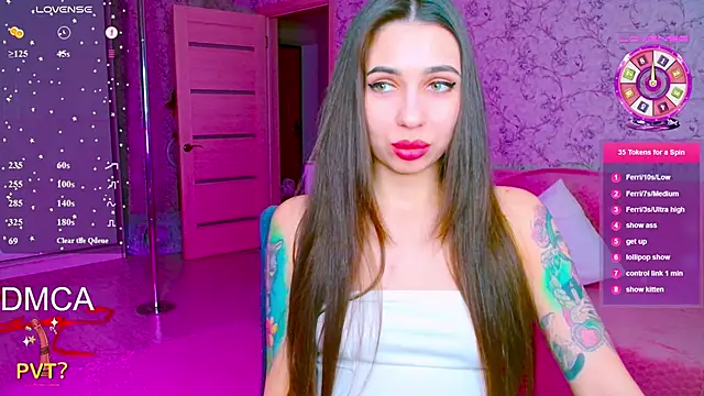 Snapshot of vinkiepinkie chatting on 03.02.26 vinkiepinkie online show from 03.02.26