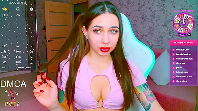 Snapshot of vinkiepinkie chatting on 03.08.26 vinkiepinkie online show from 03.08.26