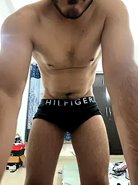 Guccilonda17 online show from 11.29.25