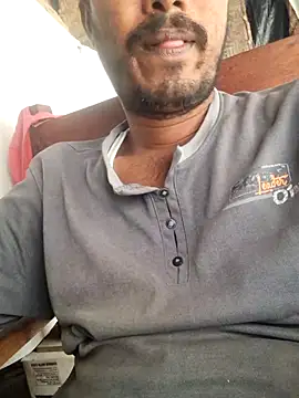 Snapshot of hot_integer chatting on 10.05.25 hot integer online show from 10.05.25