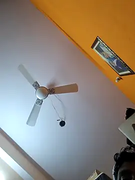 Snapshot of hot_integer chatting on 11.27.25 hot integer online show from 11.27.25