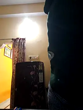 Snapshot of hot_integer chatting on 11.28.25 hot integer online show from 11.28.25