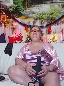 QueenPammy1 online show from 12.18.25