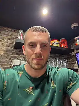 Snapshot of trainwithme chatting on 12.03.25 trainwithme online show from 12.03.25