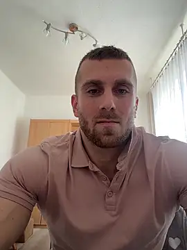 Snapshot of trainwithme chatting on 01.12.26 trainwithme online show from 01.12.26