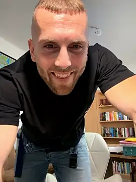 Snapshot of trainwithme chatting on 01.16.26 trainwithme online show from 01.16.26