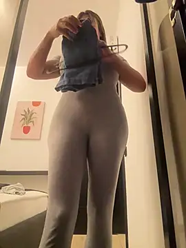 Snapshot of ultimate_PAWG chatting on 06.19.26 ultimate PAWG online show from 06.19.26