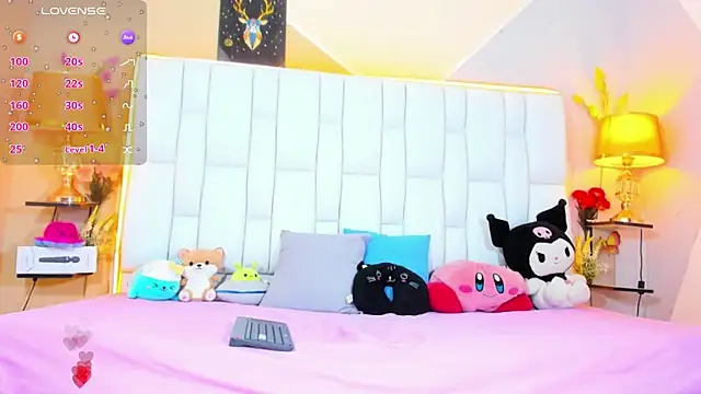 Snapshot of cherryboom23 chatting on 11.17.25 cherryboom23 online show from 11.17.25