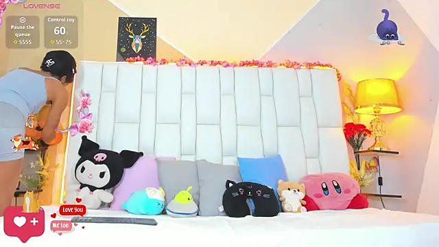 Snapshot of cherryboom23 chatting on 11.28.25 cherryboom23 online show from 11.28.25