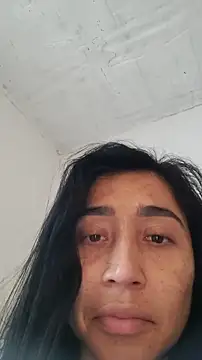 Snapshot of Elowyn chatting on 11.28.25 Elowyn online show from 11.28.25