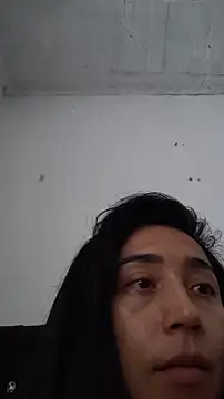 Snapshot of Elowyn chatting on 11.29.25 Elowyn online show from 11.29.25