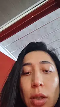 Snapshot of Elowyn chatting on 03.11.26 Elowyn online show from 03.11.26