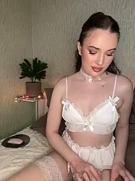 Snapshot of Ariana_Sanderss chatting on 12.20.25 Ariana Sanderss online show from 12.20.25