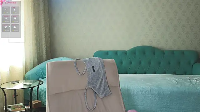hot ass 18 online show from 04.27.26
