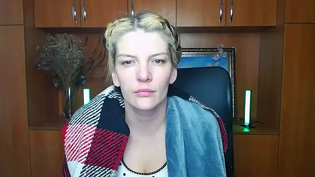 VanessaRey  online show from 05.03.26