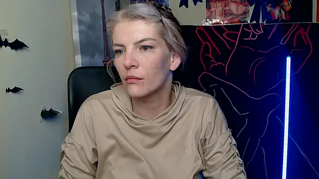 Snapshot of VanessaRey_ chatting on 05.14.26 VanessaRey online show from 05.14.26