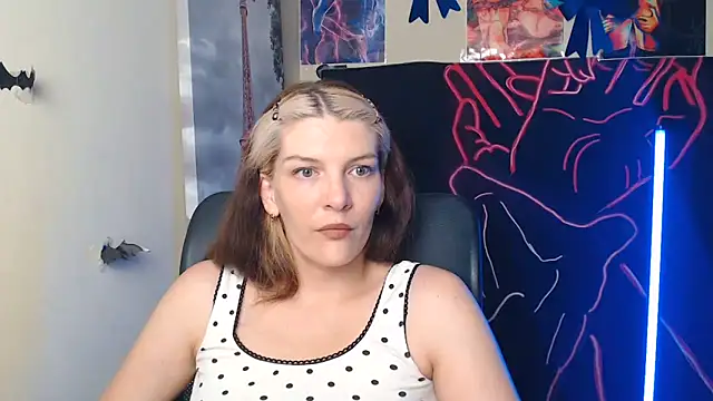 Snapshot of VanessaRey_ chatting on 06.08.26 VanessaRey online show from 06.08.26