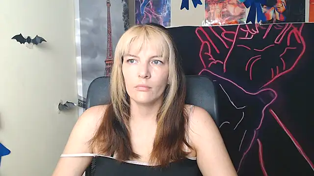 Snapshot of VanessaRey_ chatting on 06.21.26 VanessaRey online show from 06.21.26