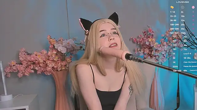 Snapshot of Janne_Stone chatting on 03.18.25 Janne Stone online show from 03.18.25