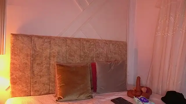 angelinarouse  online show from 07.29.26
