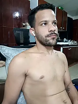 Snapshot of santy_tenia7 chatting on 10.30.25 santy tenia7 online show from 10.30.25