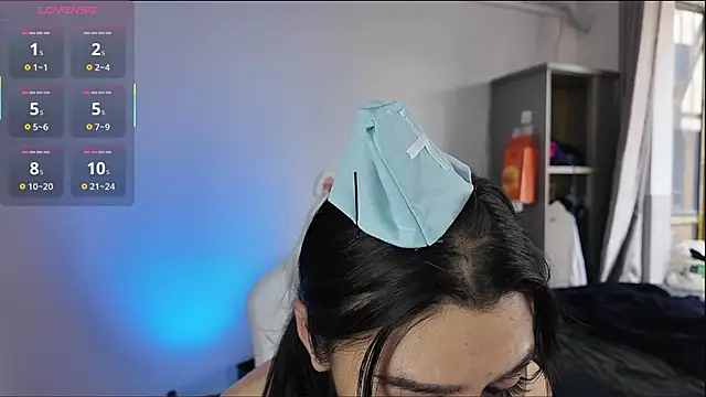 Snapshot of Rainbow-sweet chatting on 12.04.25 Rainbow-sweet online show from 12.04.25